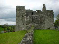 Irish castle picture: Balfour ruins